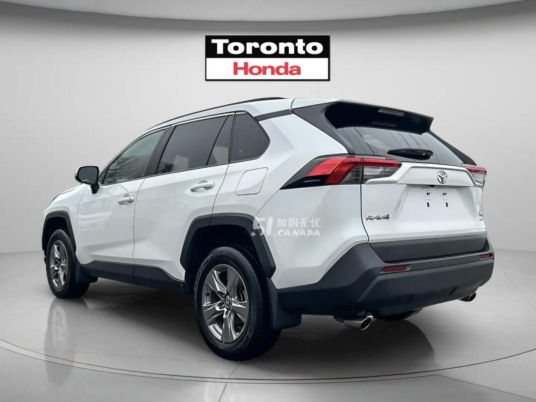 2024 Toyota RAV 4 view 3