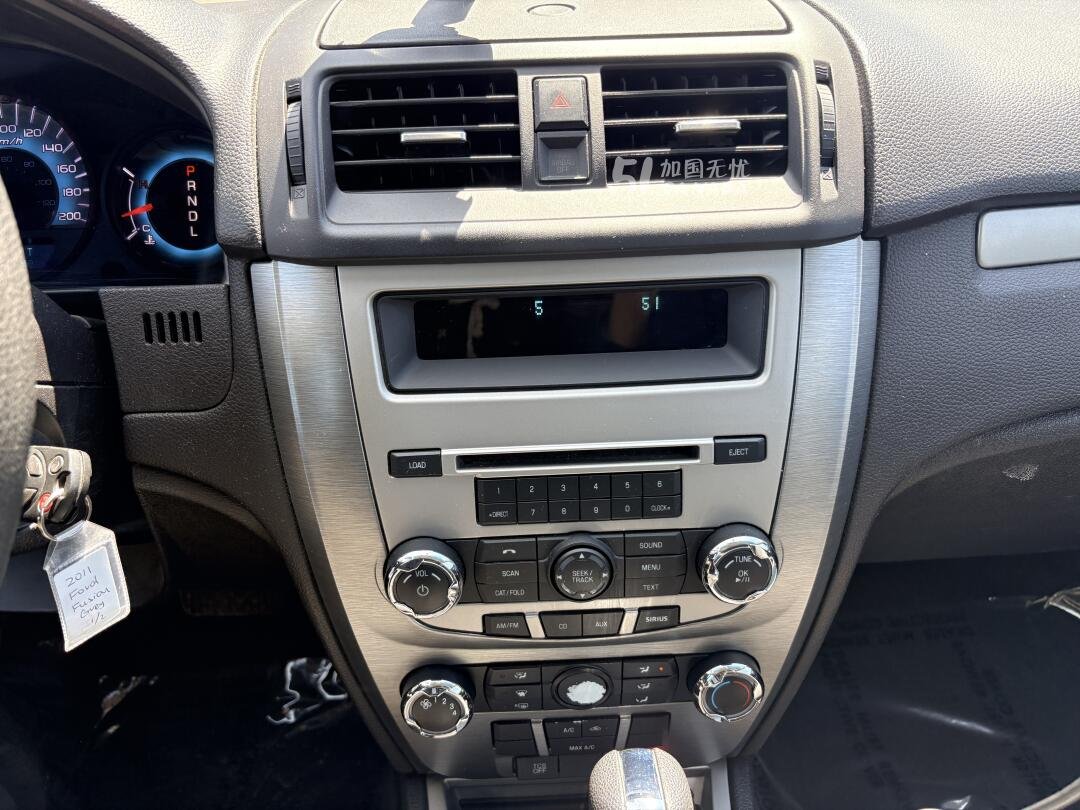 2011 Ford Fusion view 9