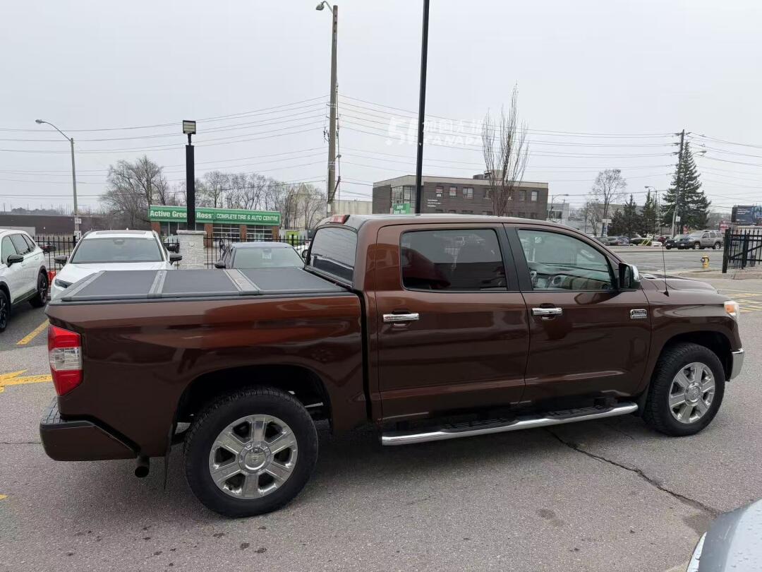 2015 Toyota Tundra view 3