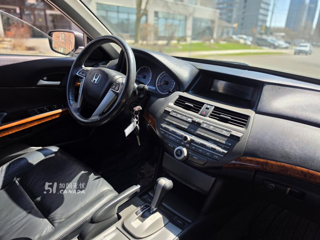 2011 Honda Accord view 9