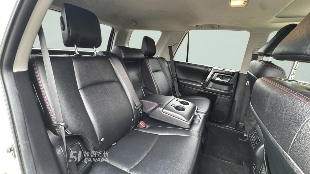 2017 Toyota 4-Runner view 7