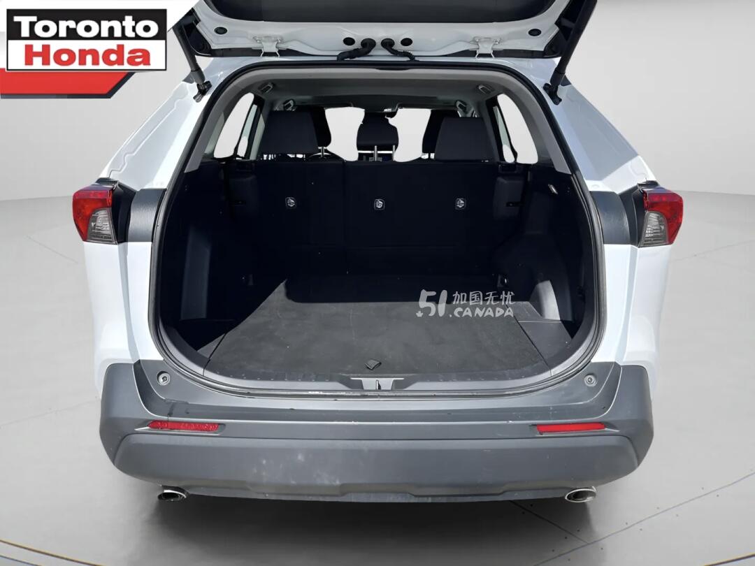 2024 Toyota RAV 4 view 10