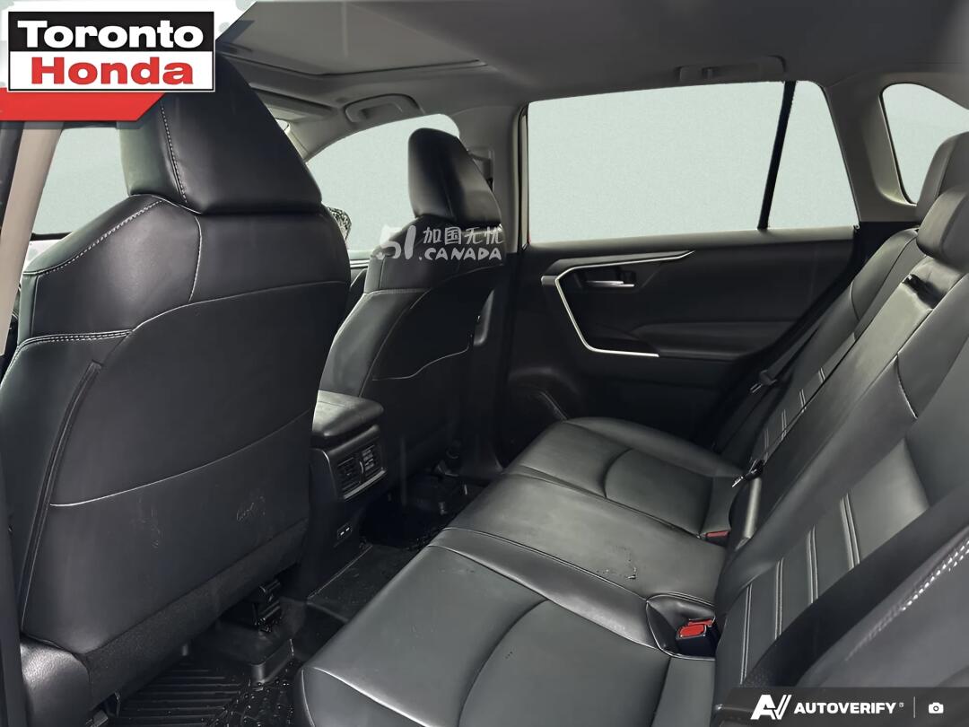 2023 Toyota RAV 4 view 9