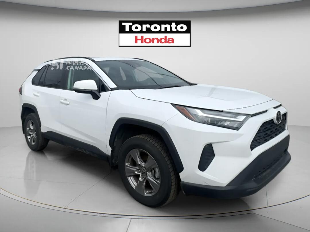 2025 Toyota RAV 4 view 1