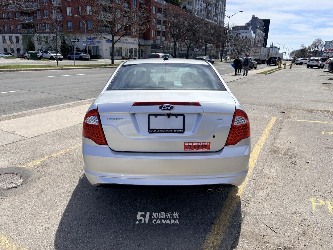 2011 Ford Fusion view 6