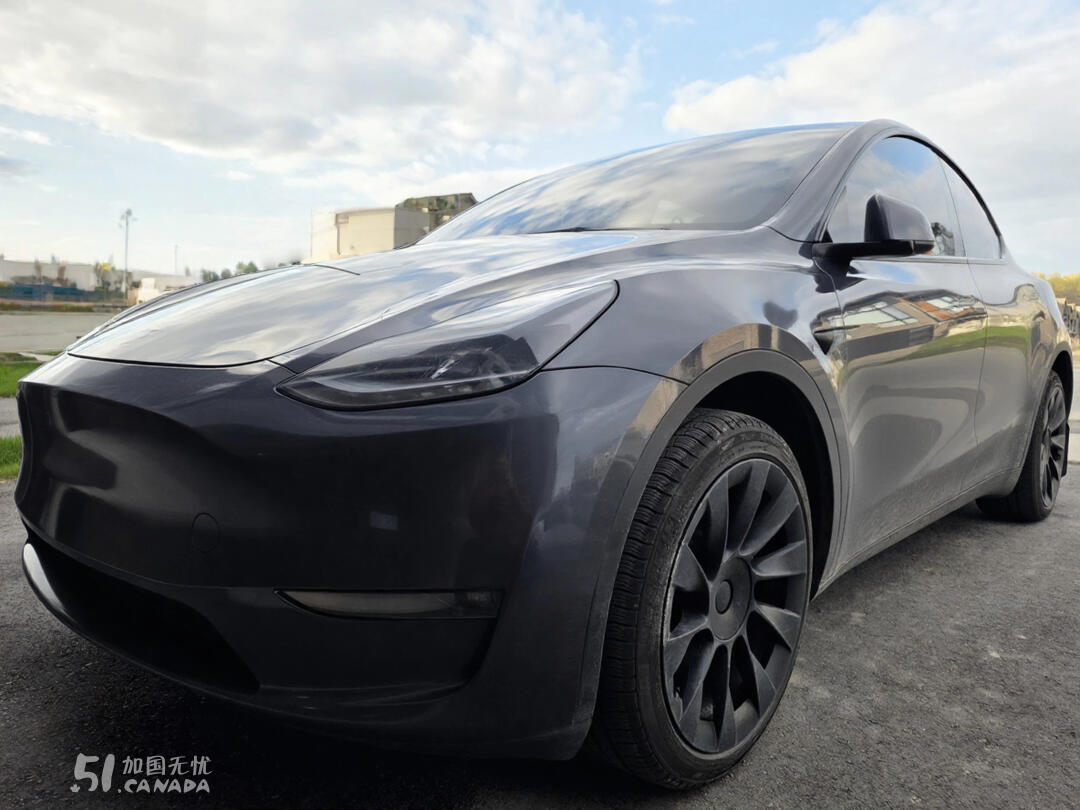 2023 Tesla Model Y view 5