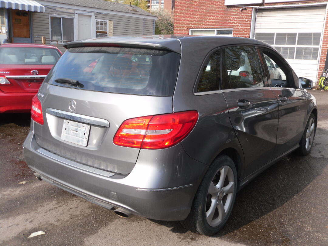 2014 Mercedes-Benz B-Class view 3