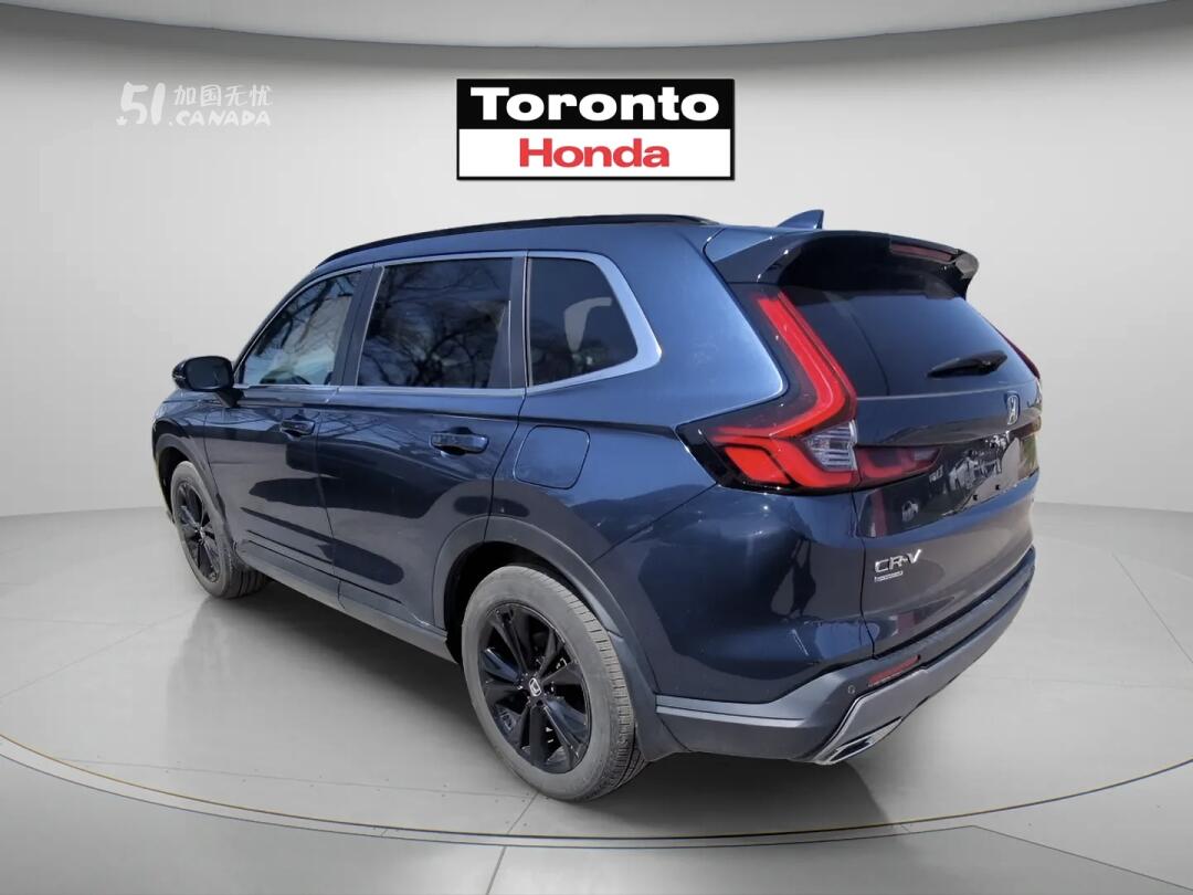2025 Honda CR-V view 4