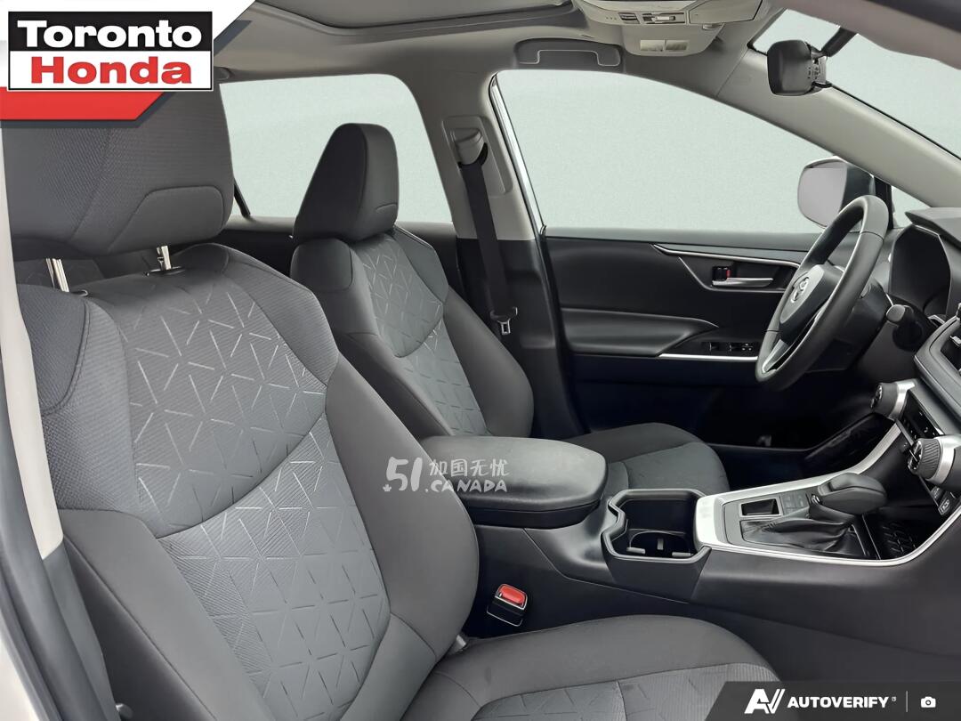 2025 Toyota RAV 4 view 7