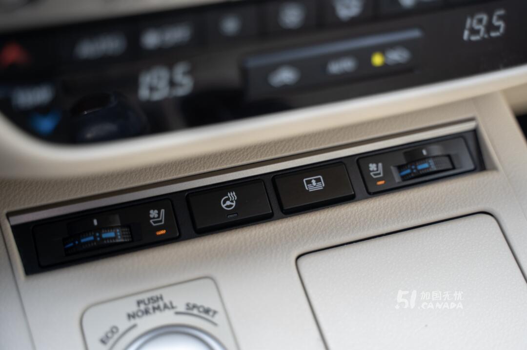 2015 Lexus ES view 6