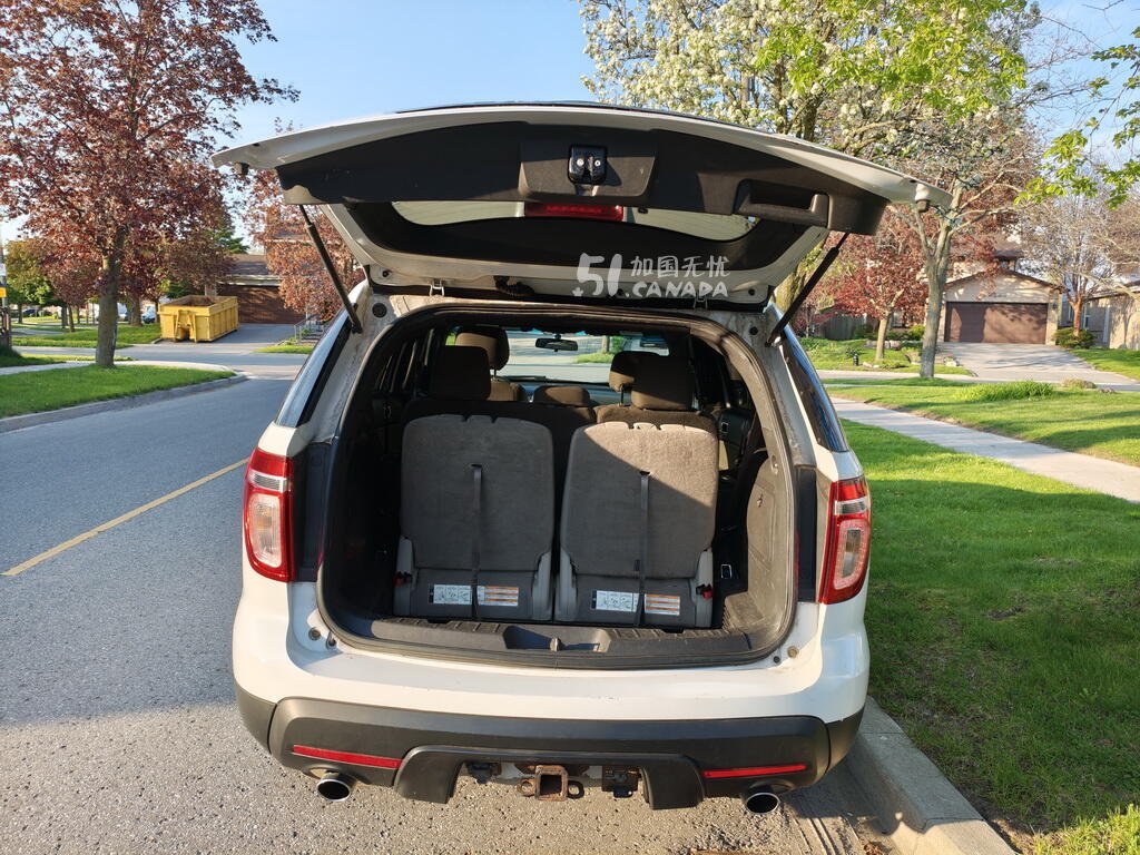 2013 Ford Explorer view 10