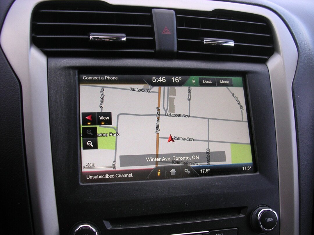2016 Ford Fusion view 9
