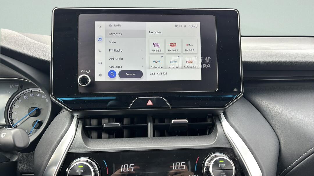 2023 Toyota Venza view 5