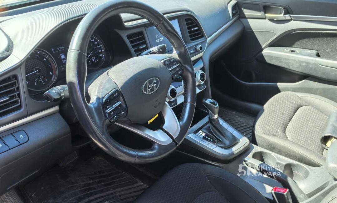 2019 Hyundai Elantra view 4