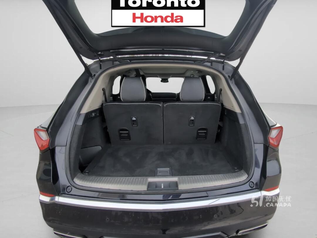 2022 Acura MDX view 9
