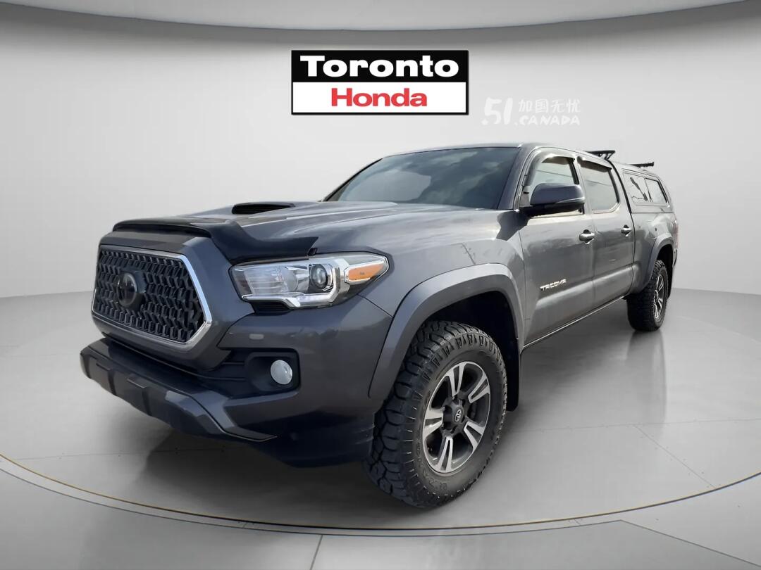 2018 Toyota Tacoma view 2
