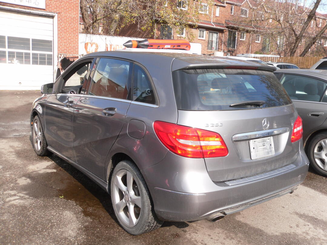 2014 Mercedes-Benz B-Class view 4