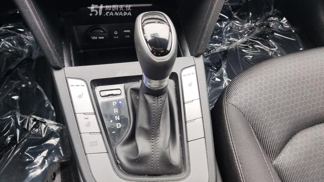 2018 Hyundai Elantra view 10