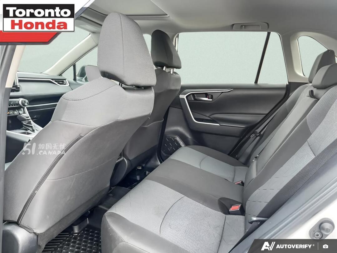 2024 Toyota RAV 4 view 9