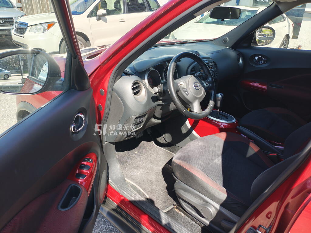 2014 Nissan Juke view 3