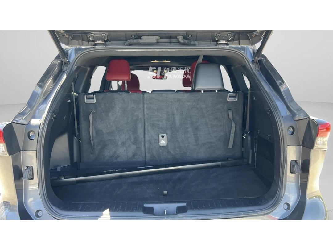 2021 Toyota Highlander view 10