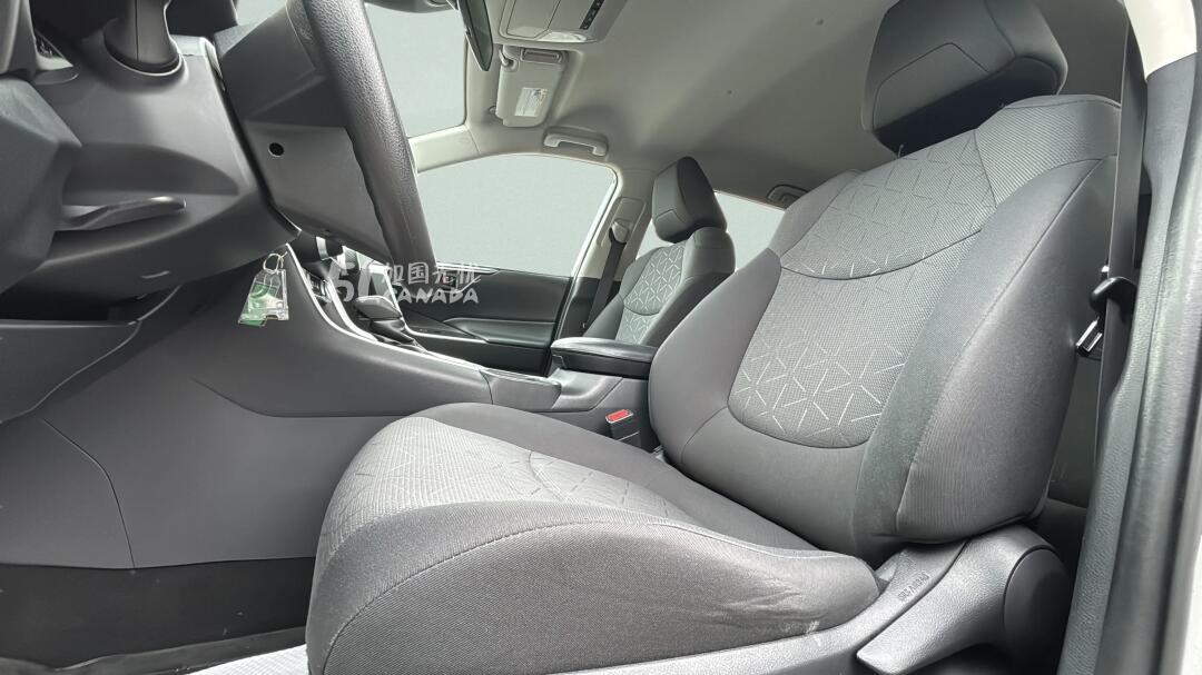 2021 Toyota RAV 4 view 6