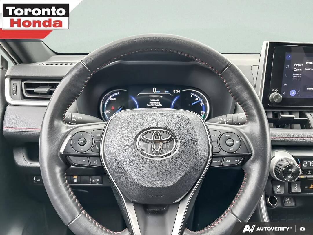 2023 Toyota RAV 4 view 8