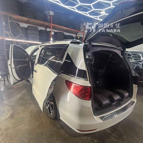 2018 Honda Odyssey view 5