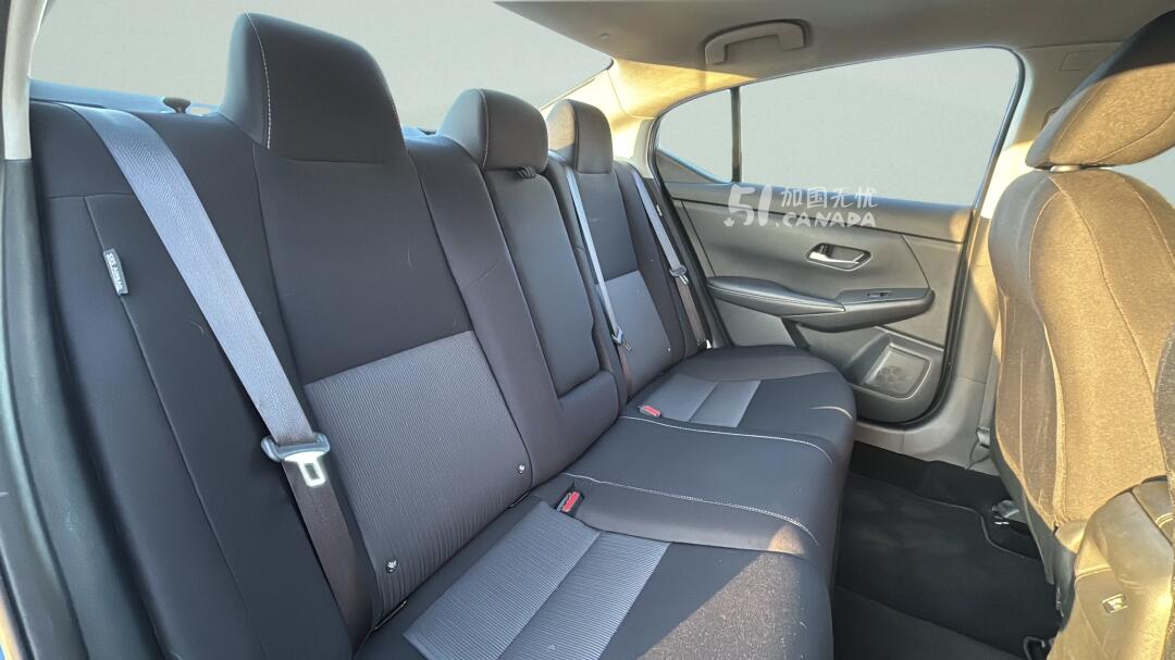 2021 Nissan Sentra view 7