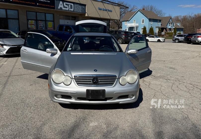 2003 Mercedes-Benz C-Class view 1