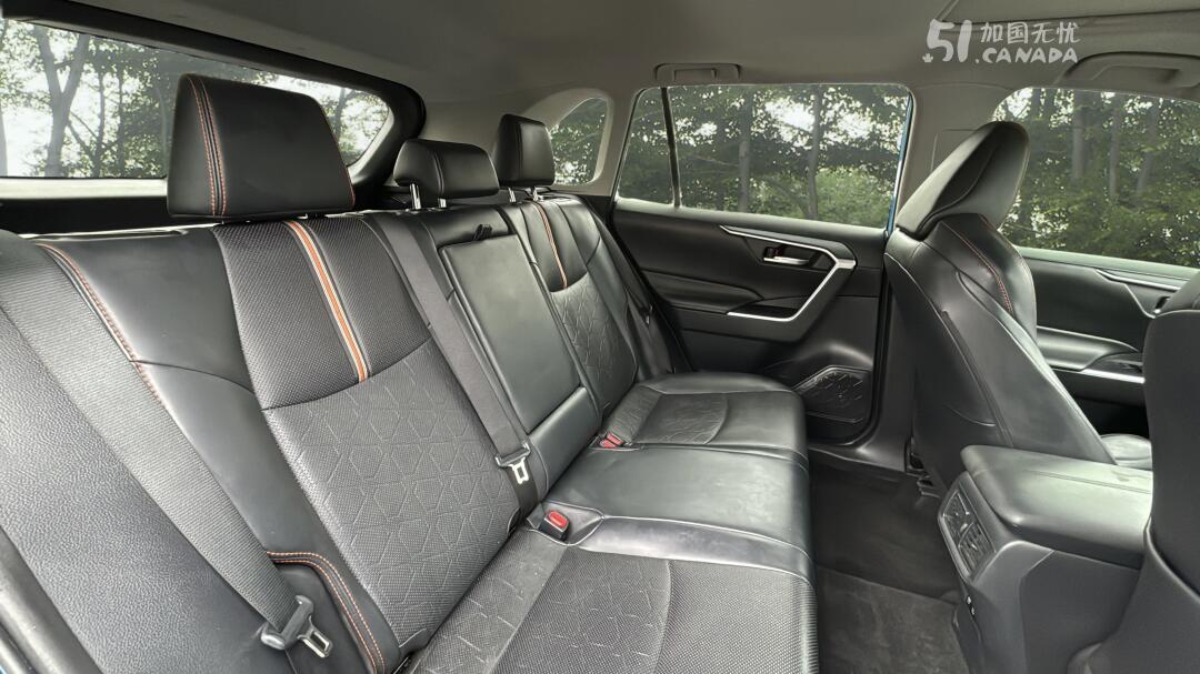 2019 Toyota RAV 4 view 7