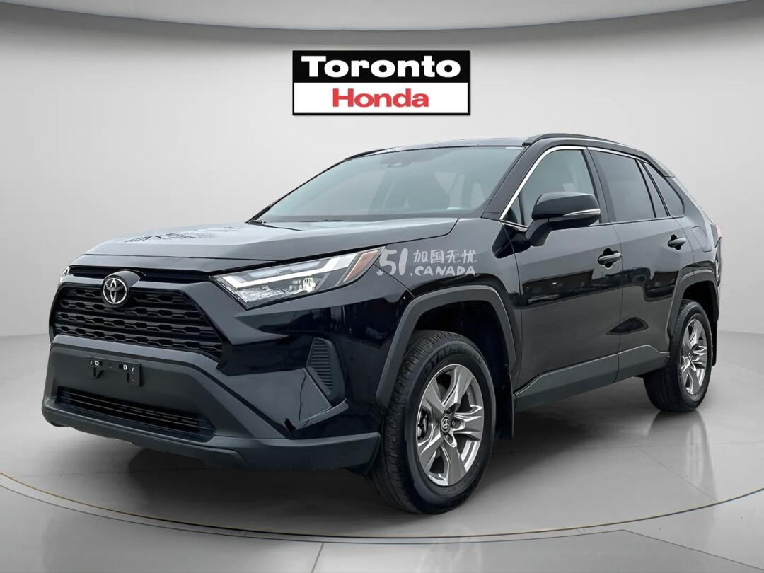 2025 Toyota RAV 4 view 1
