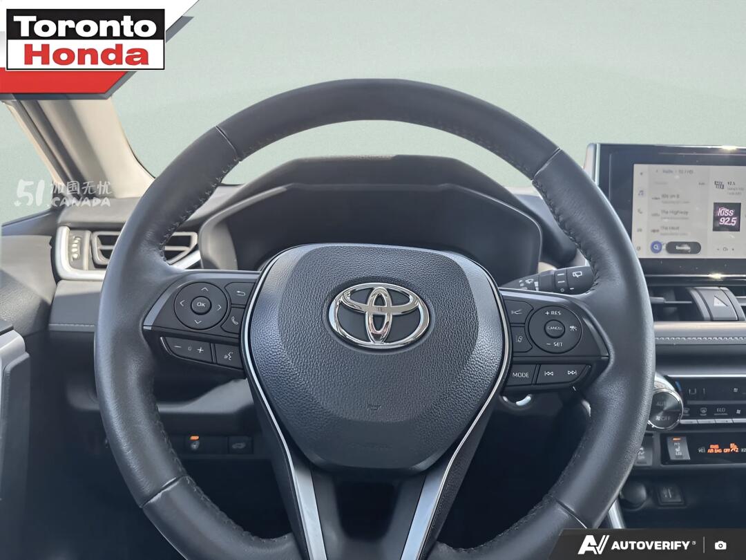 2023 Toyota RAV 4 view 6