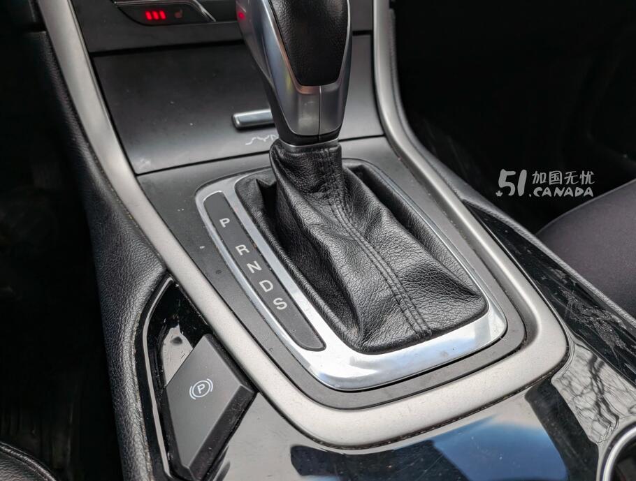2017 Ford Edge view 5