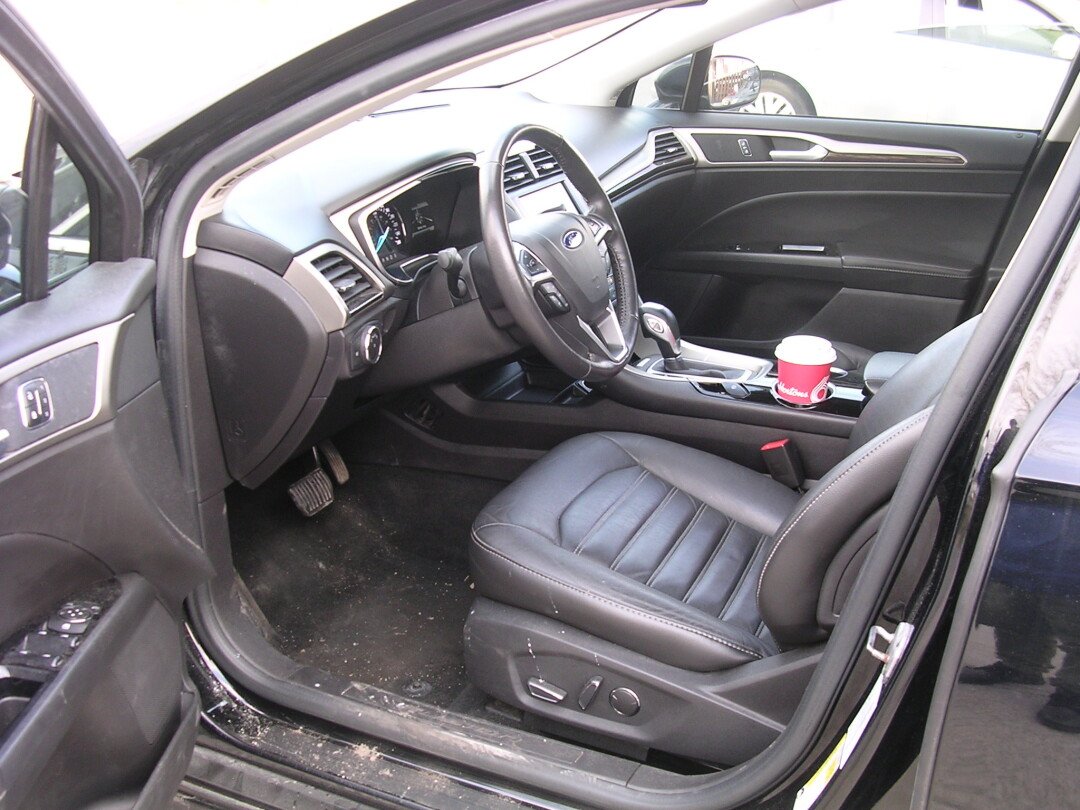 2016 Ford Fusion view 8