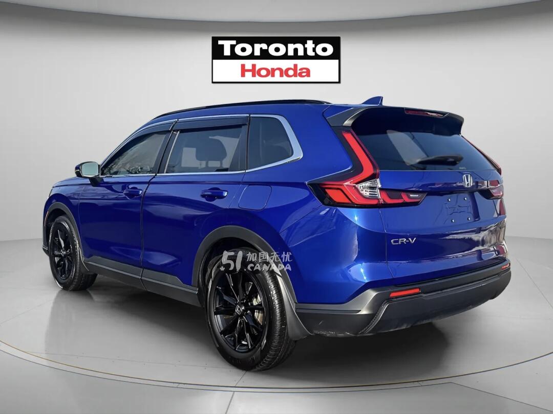 2025 Honda CR-V view 4