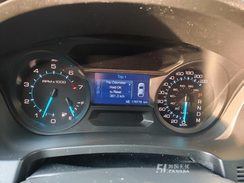 2013 Ford Explorer view 5