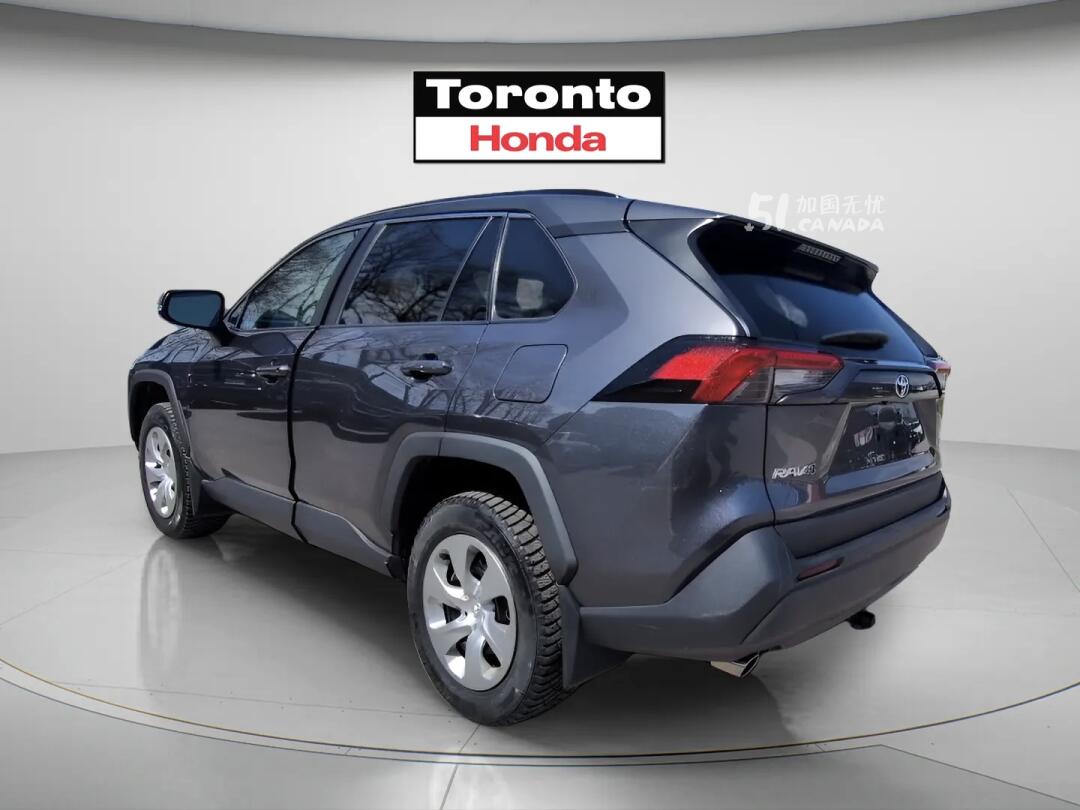 2021 Toyota RAV 4 view 3