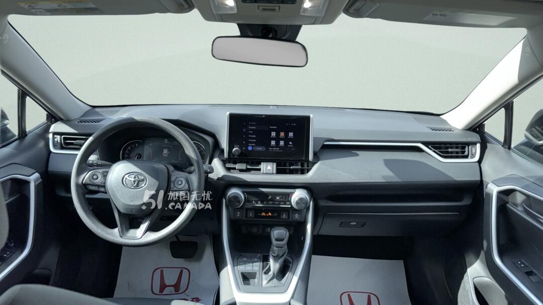 2024 Toyota RAV 4 view 6
