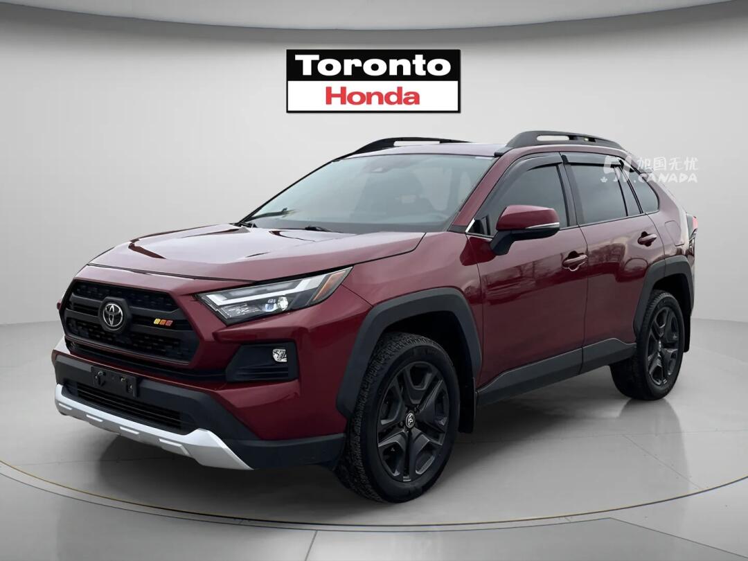2022 Toyota RAV 4 view 2