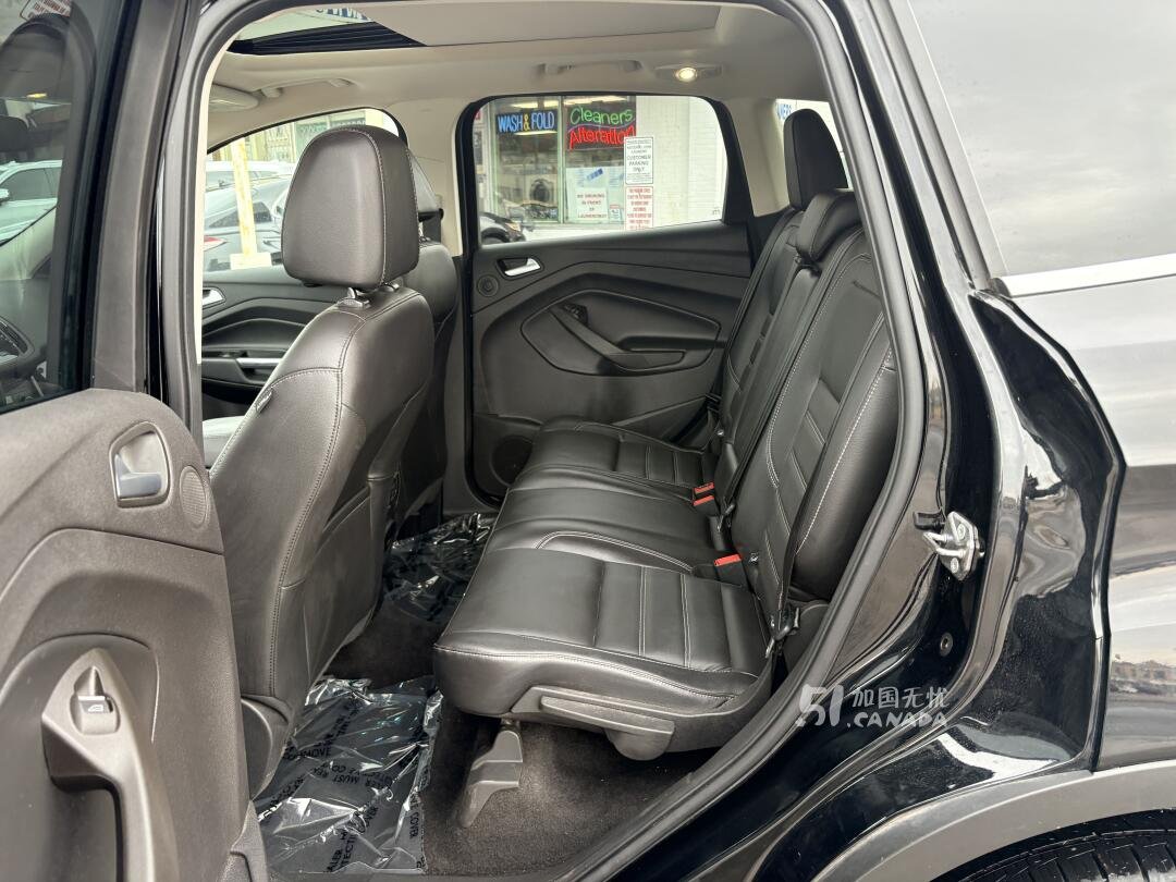 2017 Ford Escape view 8