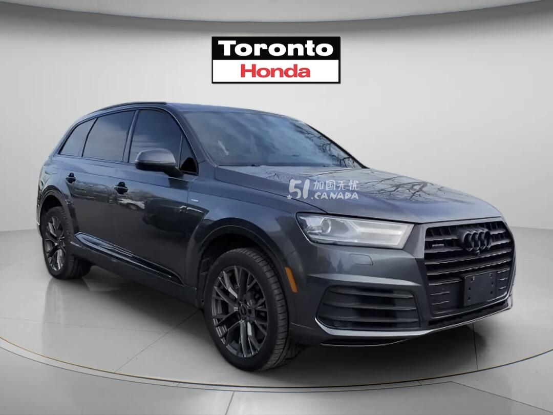 2018 Audi Q7 view 2