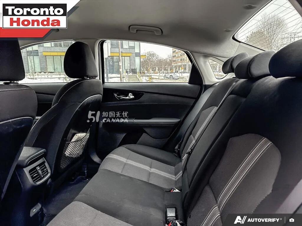 2022 Kia Forte view 9