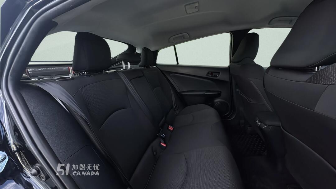 2022 Toyota Prius view 8