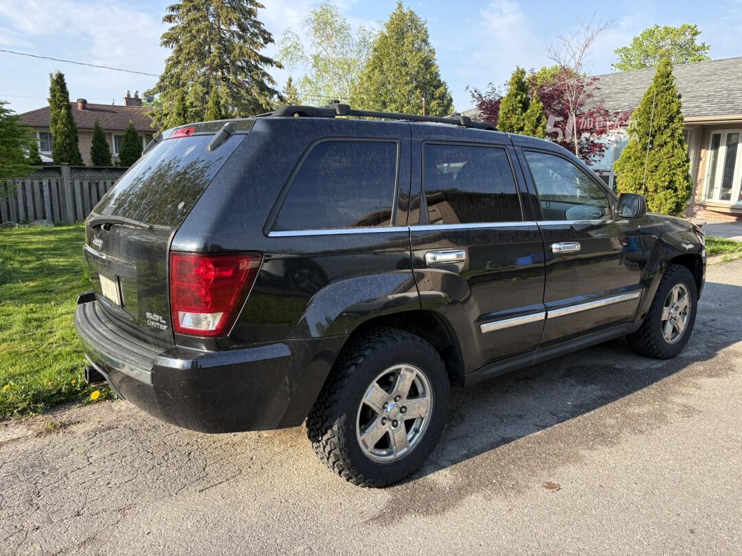 2005 Jeep Grand Cherokee view 2