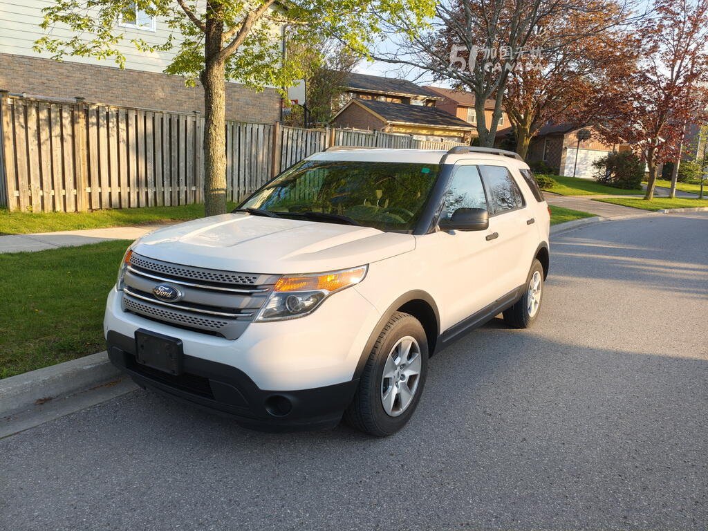 2013 Ford Explorer view 1