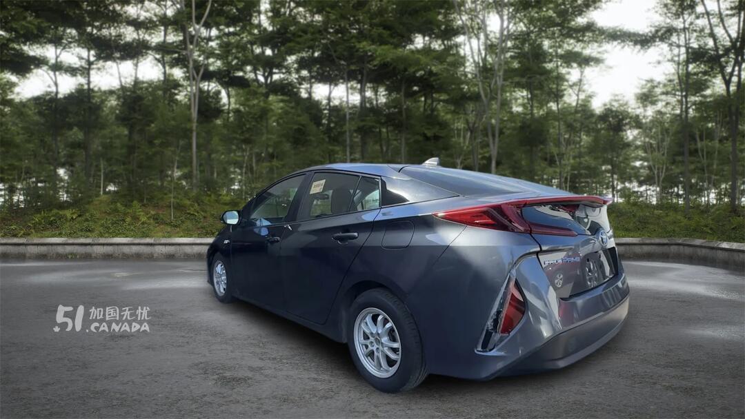 2021 Toyota Prius Prime view 3