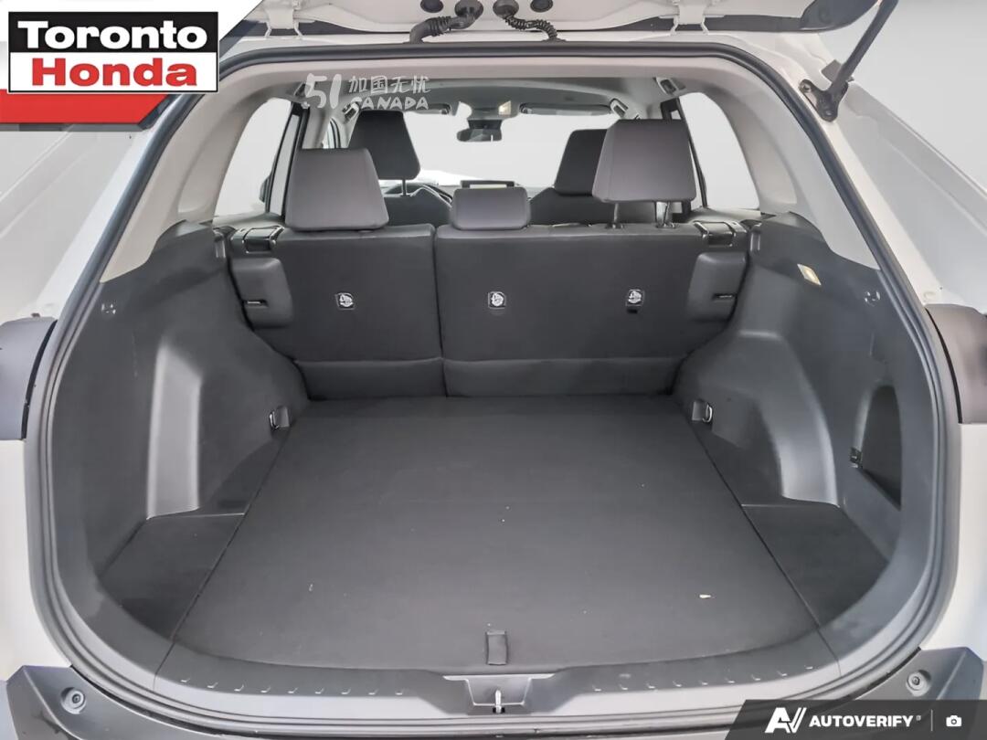 2023 Toyota RAV 4 view 10