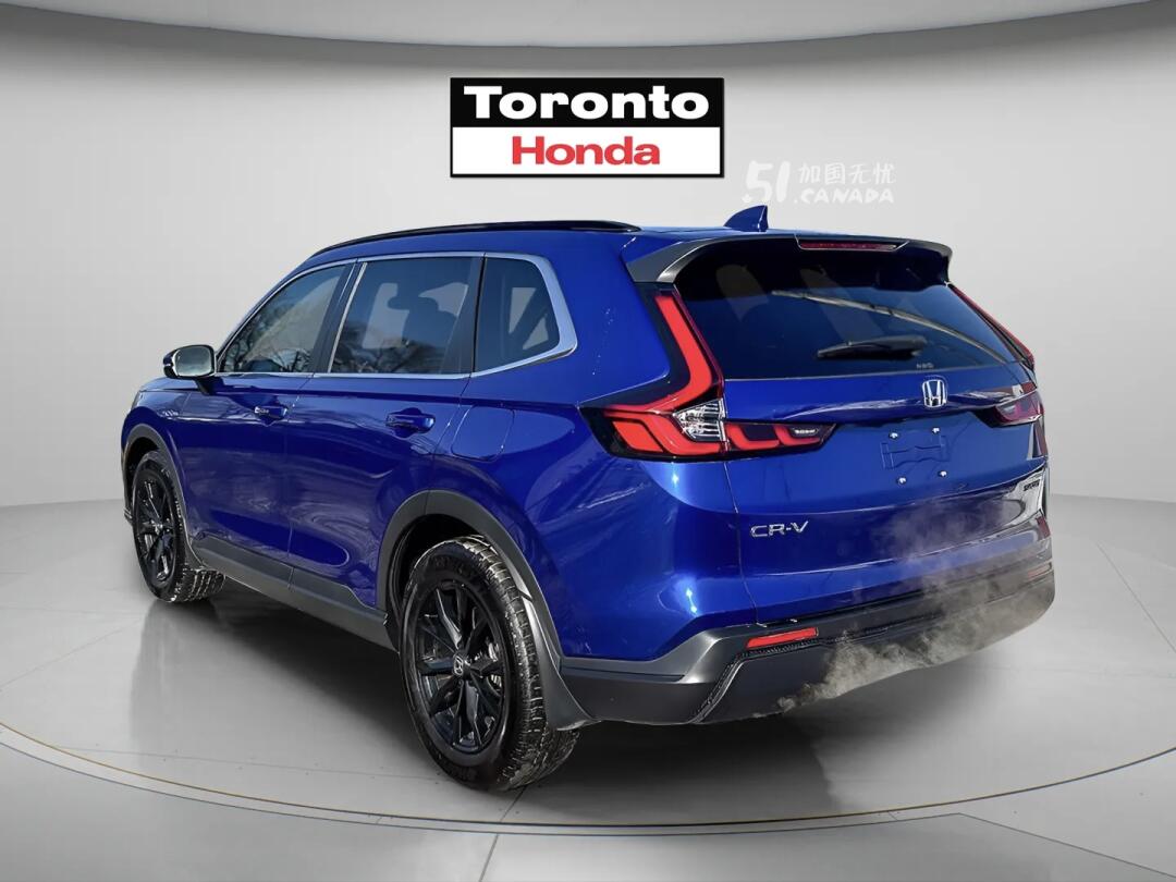 2025 Honda CR-V view 3