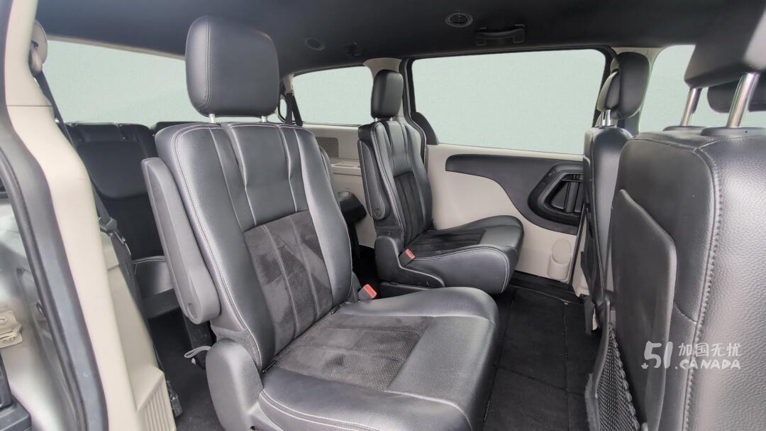 2016 Dodge Grand Caravan view 7